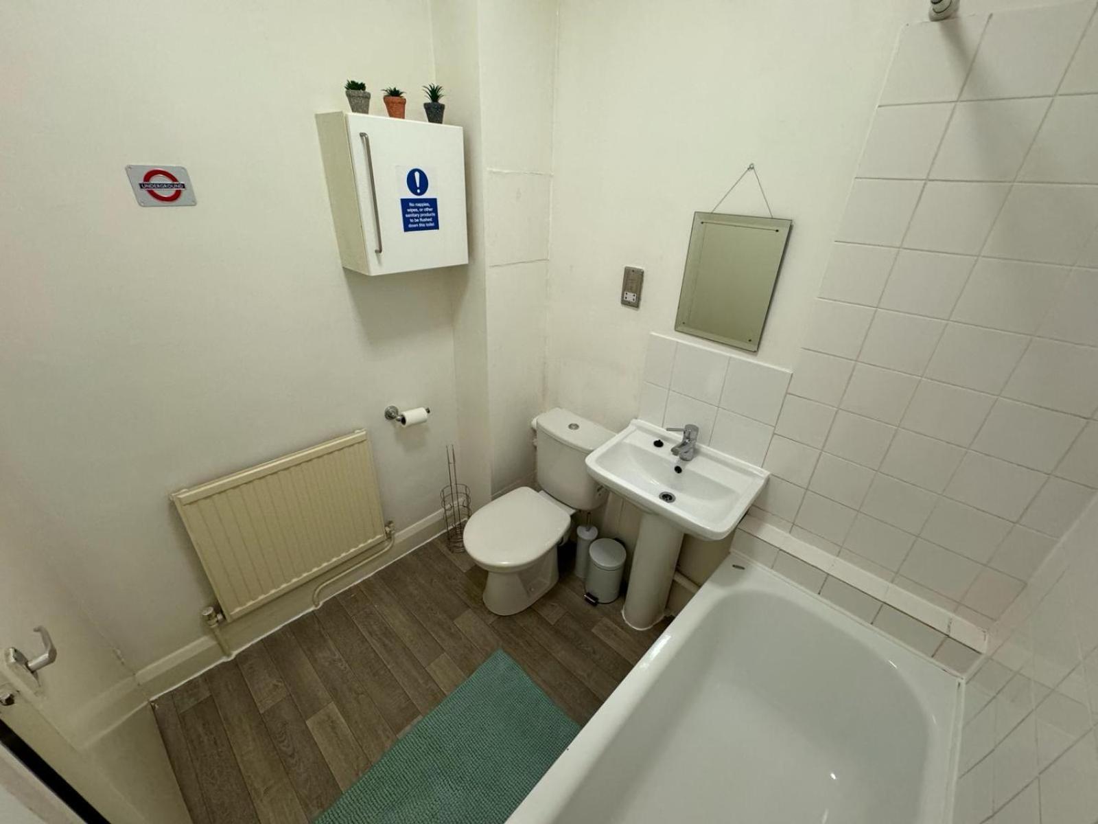 Prime Location Apartamento In Camden Town London Exteriör bild